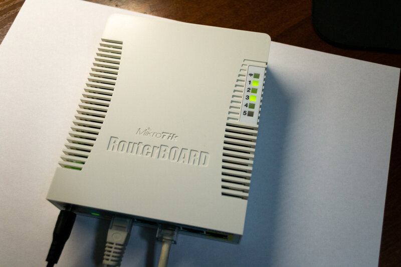 rb951ui-2hnd_2.jpg rb951ui-2hnd_2.jpg