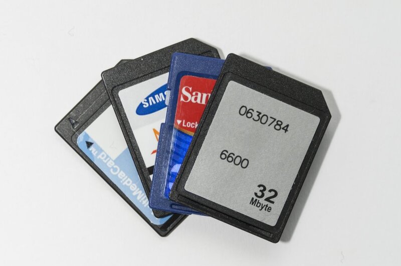 memory-cards-1426566.jpg memory-cards-1426566.jpg